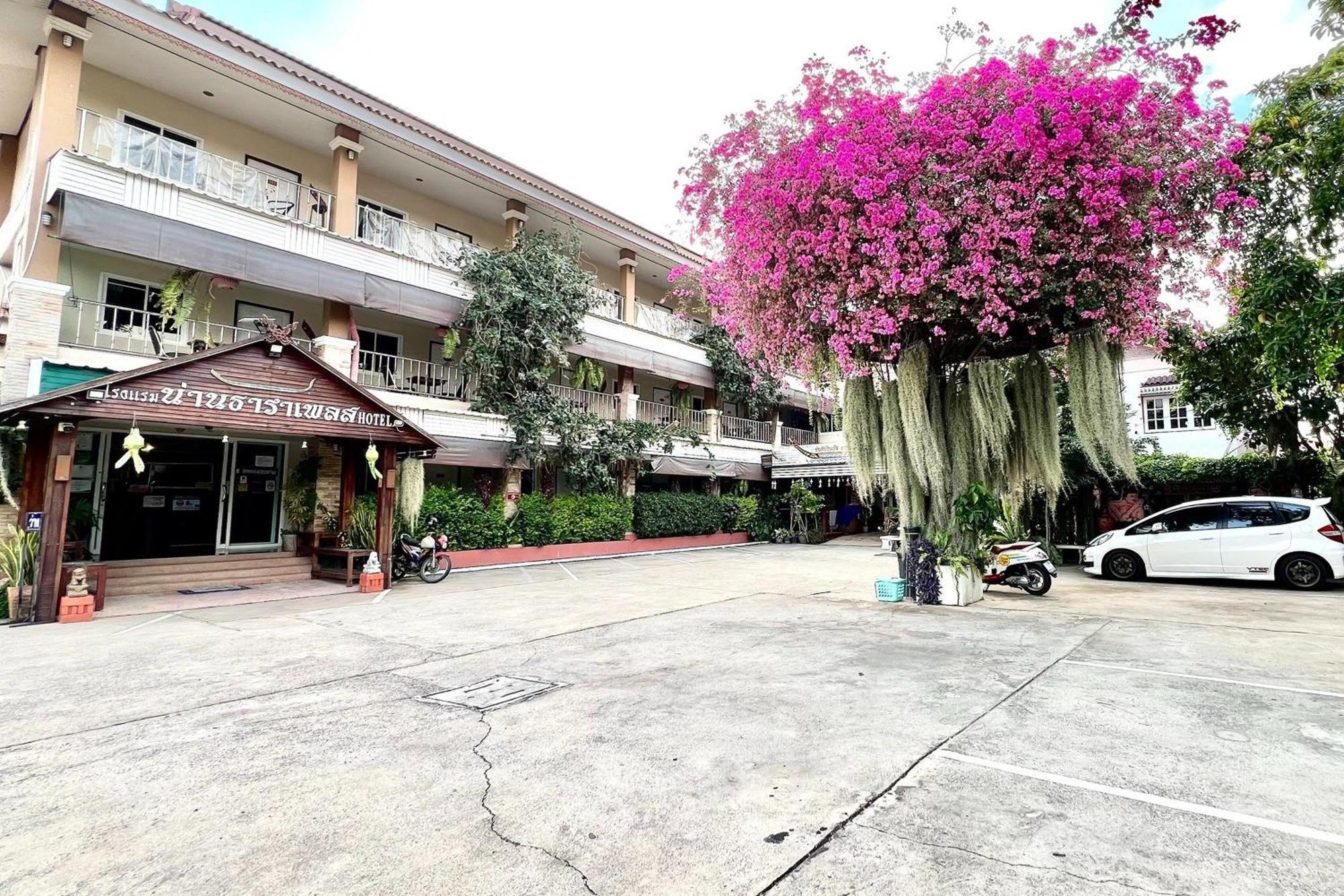 Nan Thara Place Hotel Exterior photo